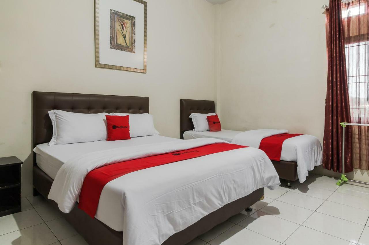 Reddoorz Syariah Near Fort Marlborough Bengkulu Exterior photo