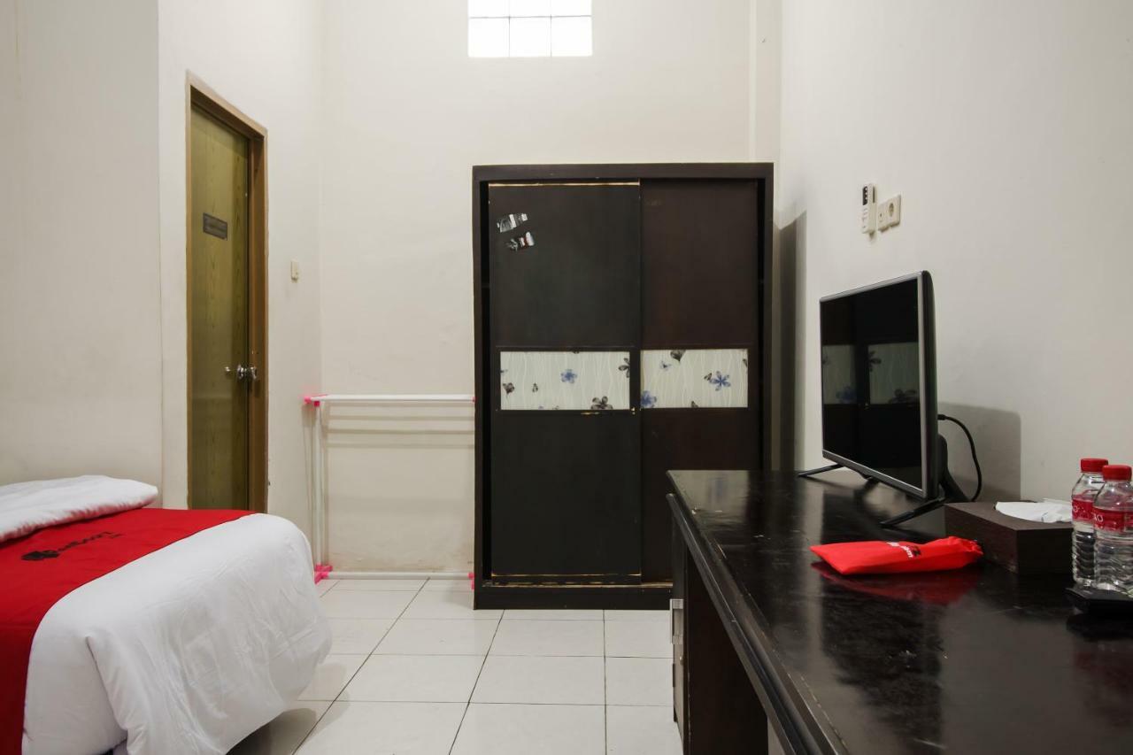 Reddoorz Syariah Near Fort Marlborough Bengkulu Exterior photo