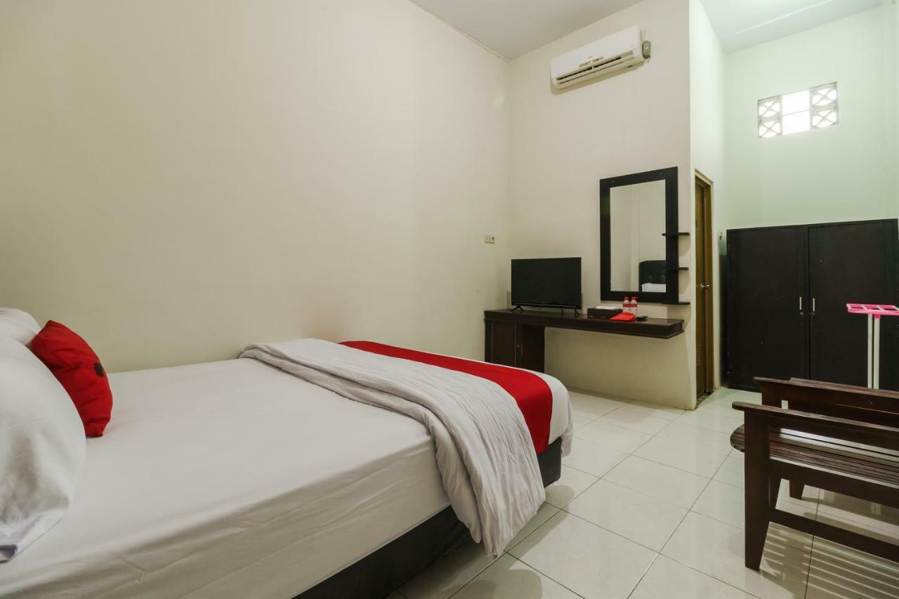Reddoorz Syariah Near Fort Marlborough Bengkulu Exterior photo