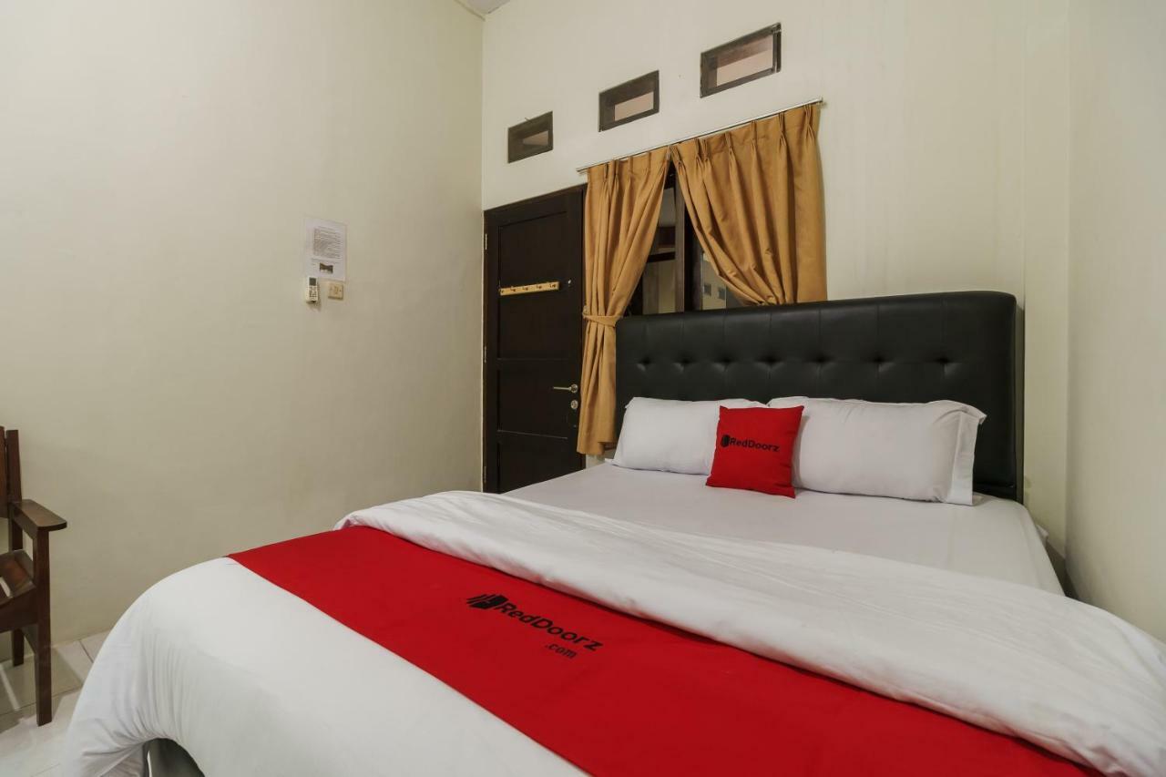 Reddoorz Syariah Near Fort Marlborough Bengkulu Exterior photo
